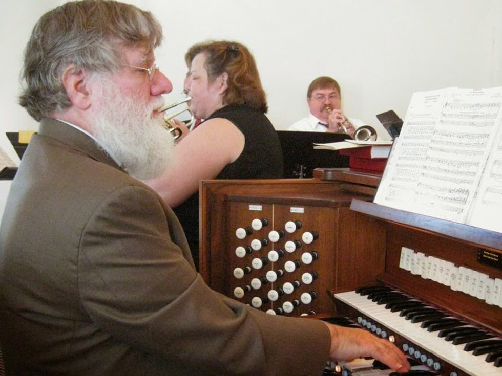 Organist Charlie Confer